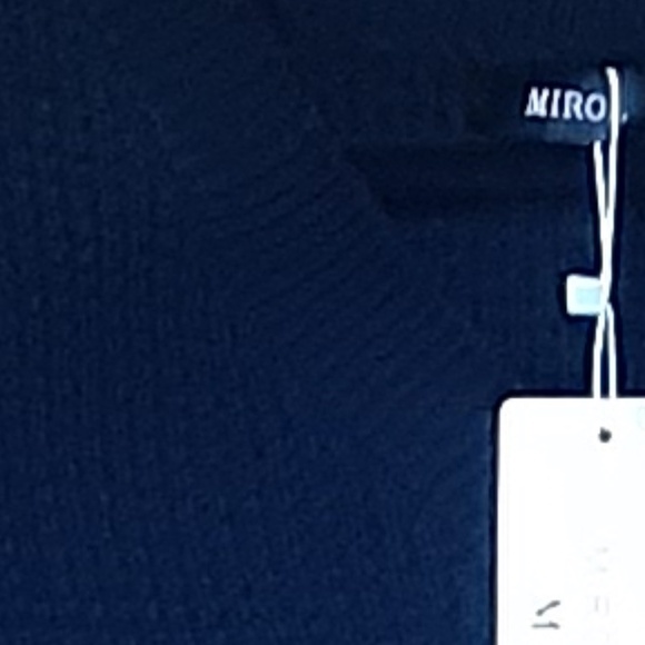 Waffle Knit V-Neck Oversized Cropped Sweater - Picture 3 of 3